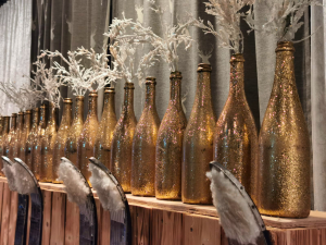 Goldene Champagnerflasche mit Glitzer 1